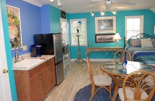 West Mystic Villa | Walk to Downtown Mystic Premiere Carriage House Spacious Loft Apt—Very Private