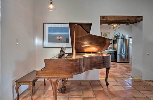 Downtown Santa Fe Cottage | Walk to Santa Fe Plaza & Shops! Adobe Gem w/Patio