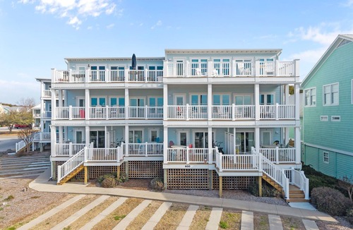 Southport Condo | Waterfront Retreat walkable to the best shops, restaurants, & charm of Southport