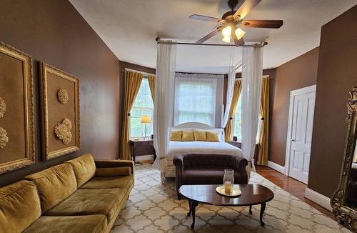 Madison Heights Bed & Breakfast | Winridge Manor B&B