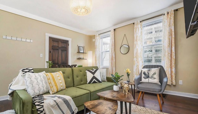 1210 James St. #1 ★Pro Cleaned