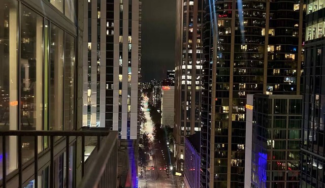 19th Floor Midtown Sky Suite | Free Parking | Gym