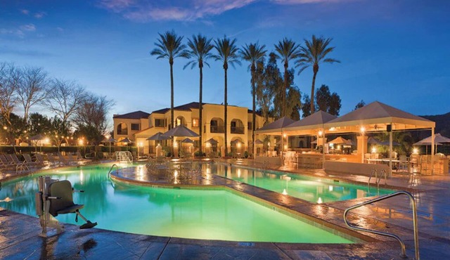 2 Bedroom Lockoff Unit, Sleeps 8, 2 Living Areas, at Legacy Golf Resort!