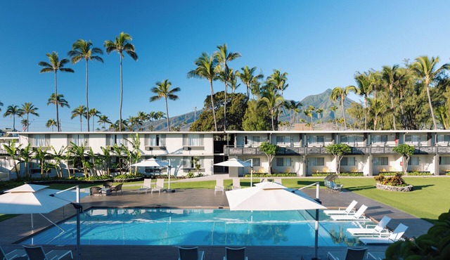 3 Pet-friendly Units | Outdoor Pool | Free Shuttle | Parking Available | Beach