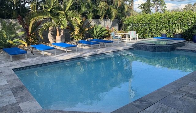 4th of JULY available! Villa with Heated Pool&Spa.Walk to the Beach &Mercado.