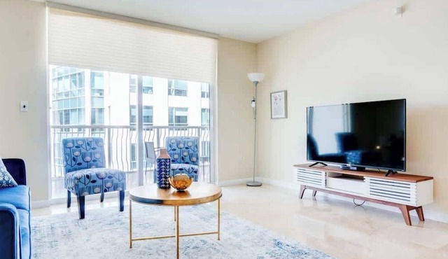 Beautiful New 1BR Brickell Suite-Parking-Sleeps 4!