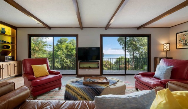 Belton Lake View Remodeled Mid-Century Home Pet-Friendly Sleeps 6 Garage Parking