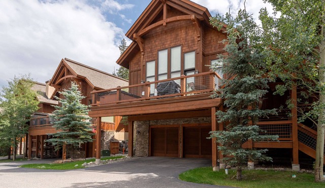 Big Sky Vacation Rentals: Black Eagle 25