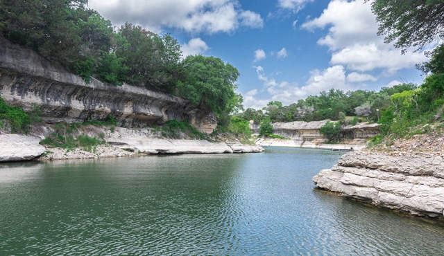 Casa del Lago! Lakefront Retreat with Semi-Private Cove, Deck, and Firepit - Ideal for R&R!