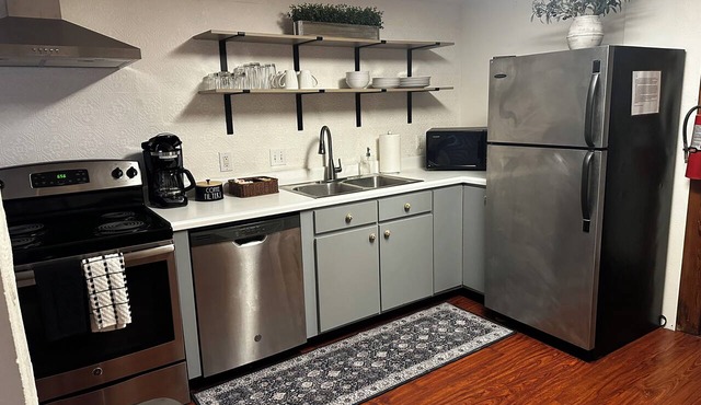 Charming Downtown-Upper Level Duplex