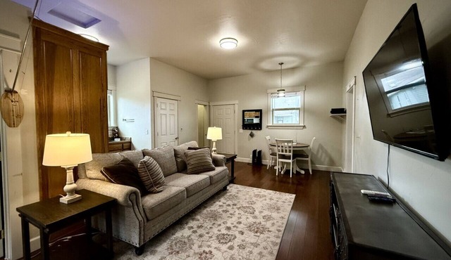 Claim Jumpers Cottage