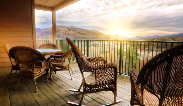 Condo with breath-taking views ,indoor/outdoor pools ,workout room 5003