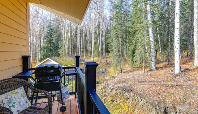 Convenient Fairbanks Guest Suite w/Grill!