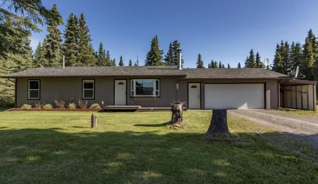 Cozy Kenai Home Close to Fishing!