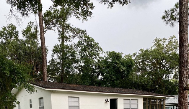 Cozy Spring Creek Fishing Cottage