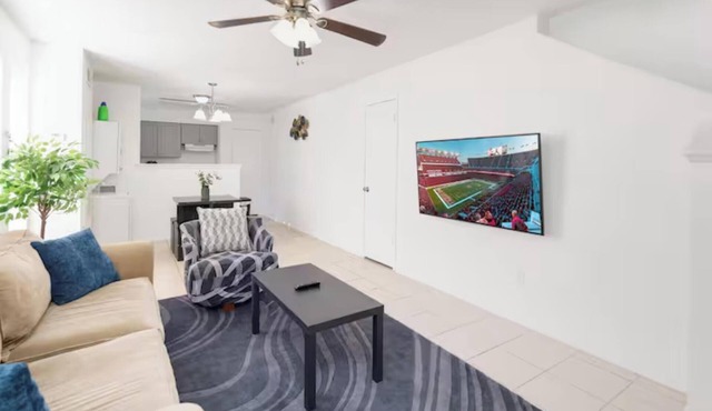 Deep Blue, Family Friendly,Recently Renovated+Pets