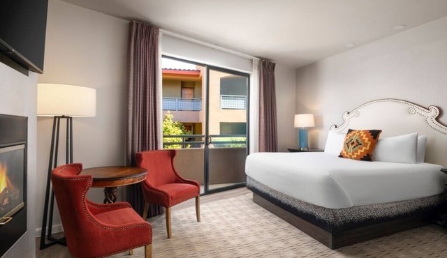 Eco-Friendly Comfort: Room with a Balcony & Soaking Tub