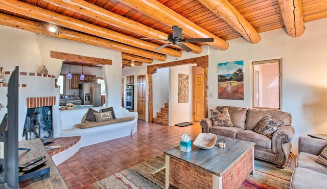 El Prado Townhome w/View of Taos Mountains!