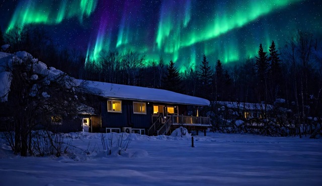 Escape to a private hilltop luxury home with breathtaking valley & Aurora views!