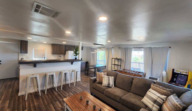 Family Home With Game Room Near Grand Canyon