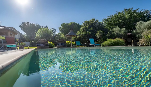 Gîte M with Shared Pools, Wi-Fi & Air Conditioning in Codognan in Codognan