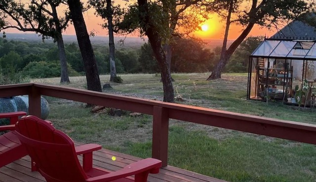 Hilltop Cottage with Sunset Views at The Farm on a Hill