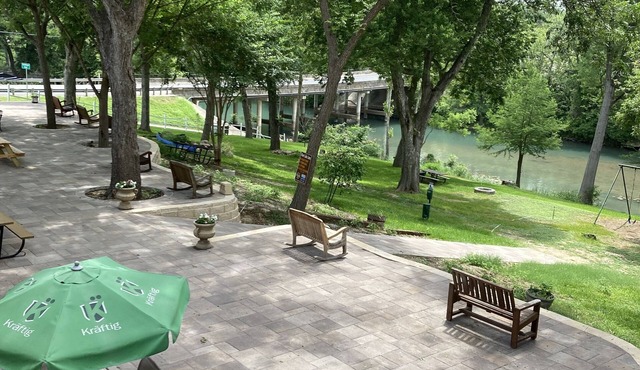 Horseshoe Riverside Lodge
