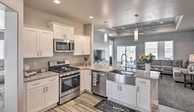 Idyllic Kingman Retreat with Yard - Near Hiking