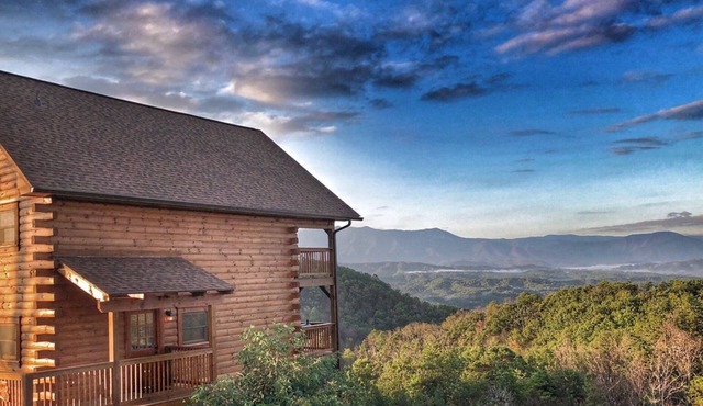 July 18-21&July 26-31 open! MAJESTIC MTN views 2 miles to DW 10 min to PKY GM RM