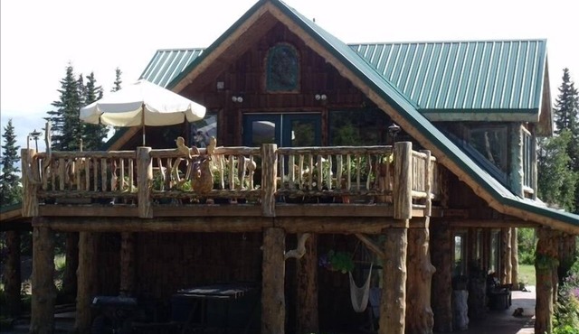 Kasilof Log Accent Bed & Breakfast with Mountain View