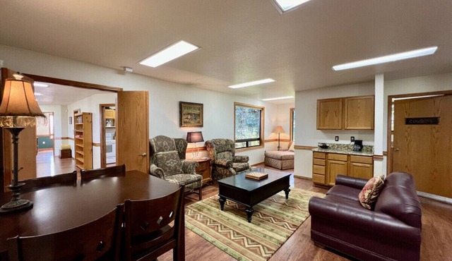 Keeper of the Valley, Pickleball! Large 5 Bdrm, Sleeps 10, Local Golfing 10% Off