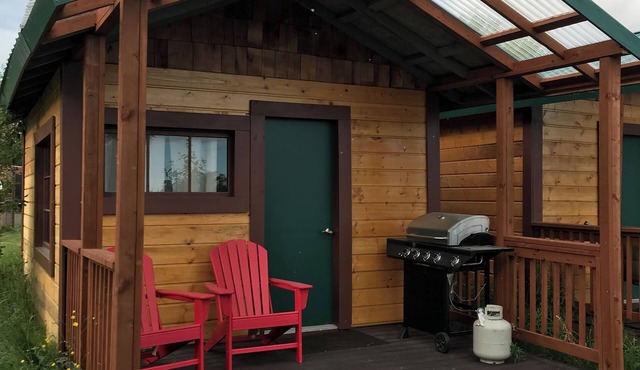 Kenai River Fishing Cabin #2 30 feet from the riverbank
