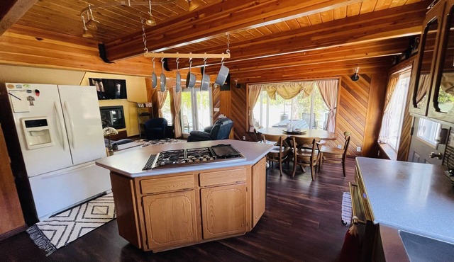 Kenai Riverfront Home at Catch’em AK