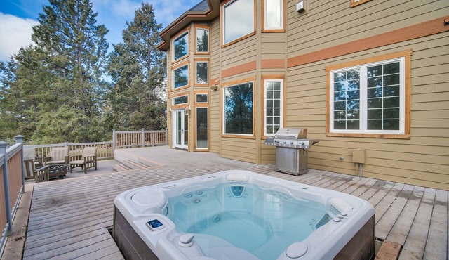 Klamath Falls Vacation Rental w/Resort Amenities!