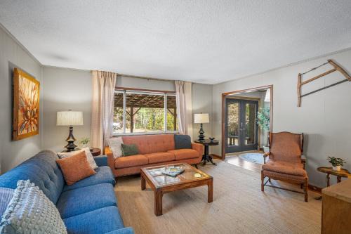 Lookout Mountain Retreat: Games, Big Yard, Pets OK