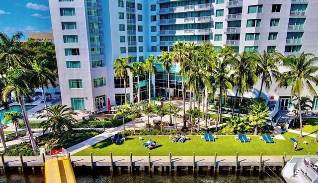 Luxury Condo by the Sea, Long Term Rental Available