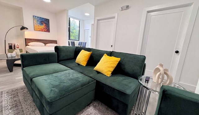 Miami Studio Unit Near Brickell & Close to Beach