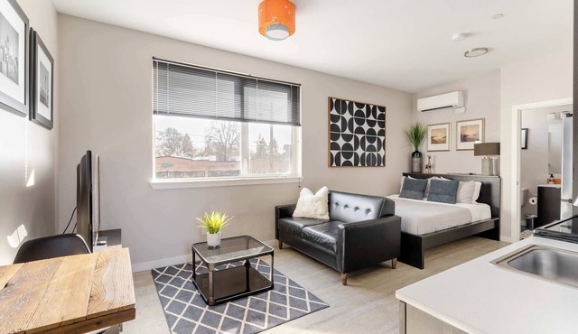Modern Hawthorne 1BR - Food Carts & Local Shops