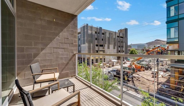 Modern & Prime 2 bedroom apartment with balcony!