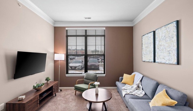 New Condo Near Barnes Hospital & WashU Med - King Bed + Free Parking