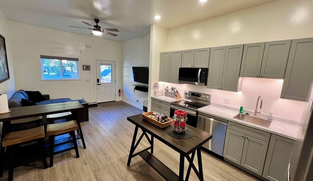 New Cozy & Modern 2-Bedroom Guesthouse in Charming Skagway