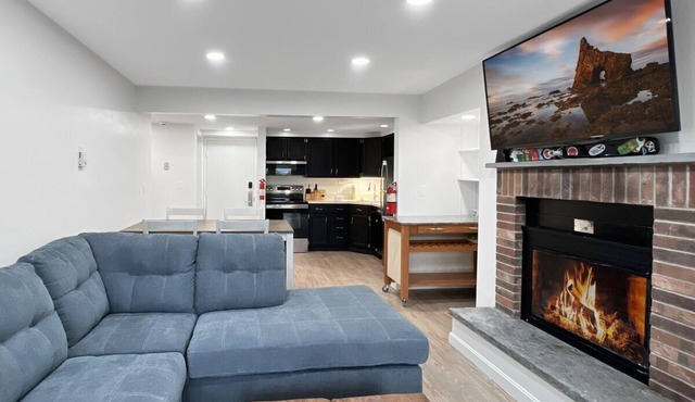 Newly Remodeled 1BR | Shuttle, Fireplace, Amenities in the Heart of Killington