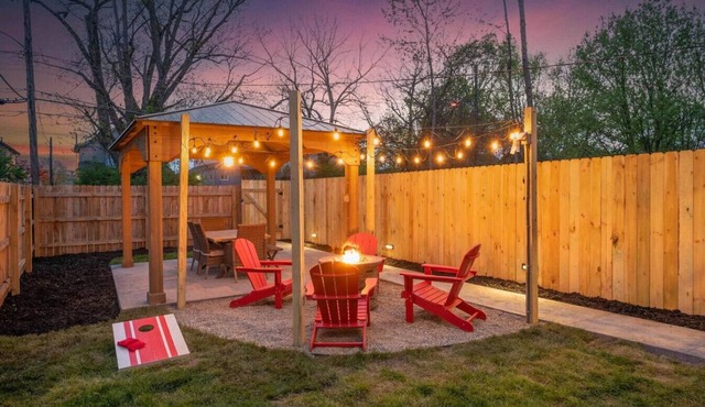 Private Yard | Fast Wi-Fi | Stocked Kitchen