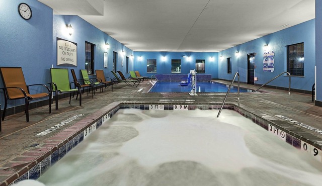 Queen Suite | Free Daily Breakfast, Indoor Pool + Fitness Center