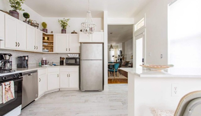 Rare Oasis w 5 bed in Pittsburgh- Instaworthy