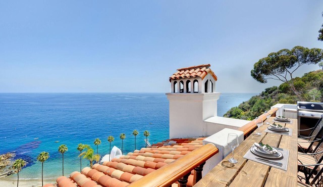 Remodeled 1B|1B Villa,Golf Cart, WIFI, Gorgeous Panoramic Ocean Views, golf cart