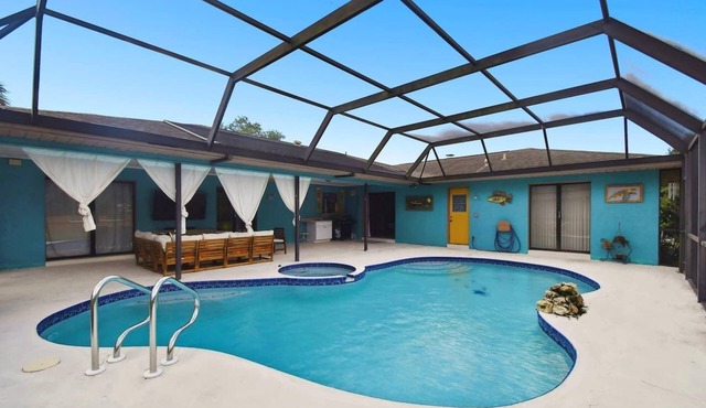 Sandill Creek - Home in Sarasota Near Public Park