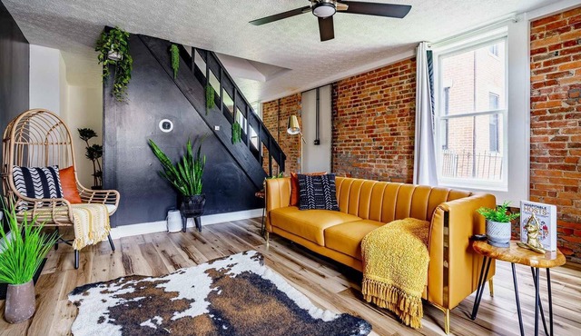 Short North/Downtown | Steps to High St | Walk to Convention Ctr | 5.8K+ Reviews