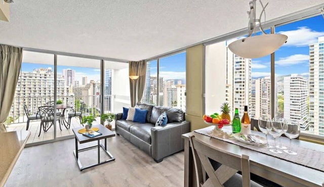Skyline view retreat w/pool & beach access
