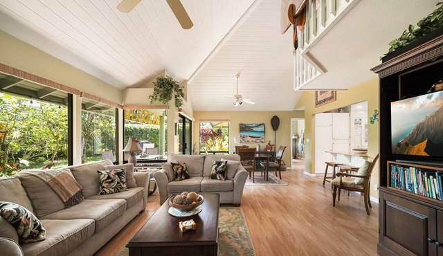 Solar-Powered 3BR Family Home in Princeville, Kauai – Mountain Views